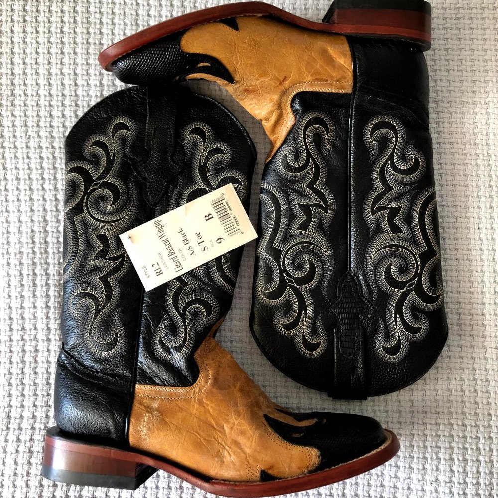 NWT Ferrini Women's Lizard Wingtip Ladies Boots 9